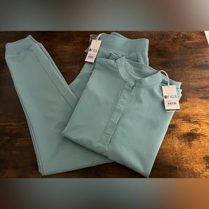 FIGS Fresh Aqua Jogger Set